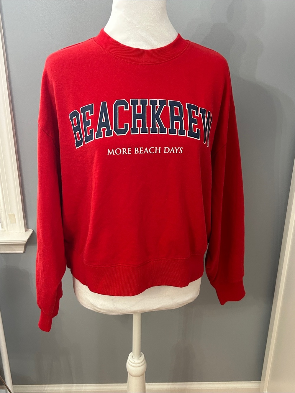 Beachkrew Sweatshirt Womens Medium Red More Beach Days Graphic Crewneck Pullover